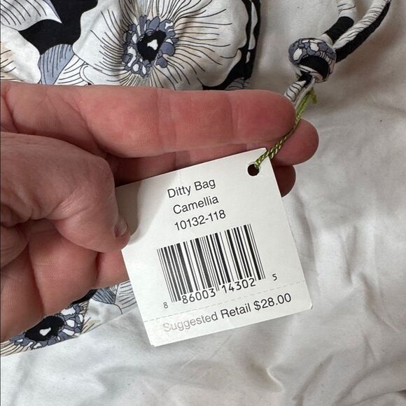 Vera Bradley Camelia Waterproof Ditty Bag. NWT. - Picture 5 of 6